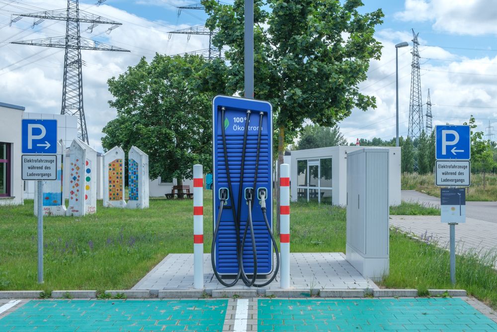 Зарядка за хвилину: нова технологія батарей наближає ери масових електромобілів